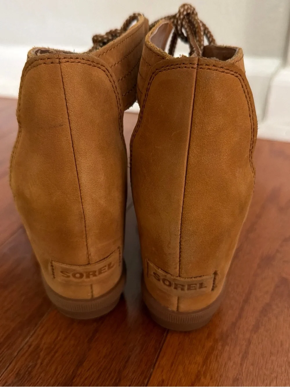 Sorel Women's US 8.5 EU 39.5  Joanie II Camel Tan Leather Lace Up Wedge Sandals
